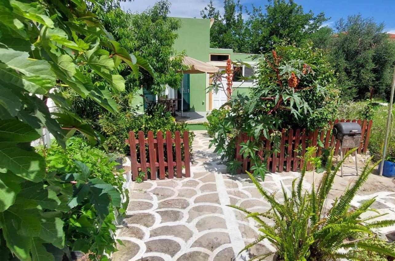 Afionas Das Gruene Haus Exterior foto